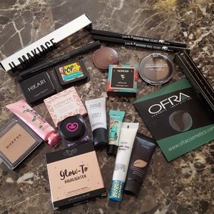 Makeup bundle samples and full size Tarte Morphe